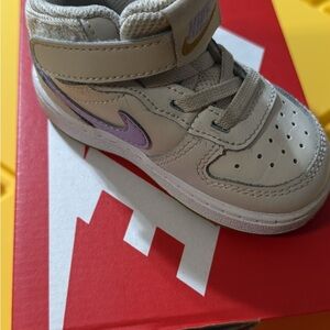 Nike Kids Beige and Purple Sneakers